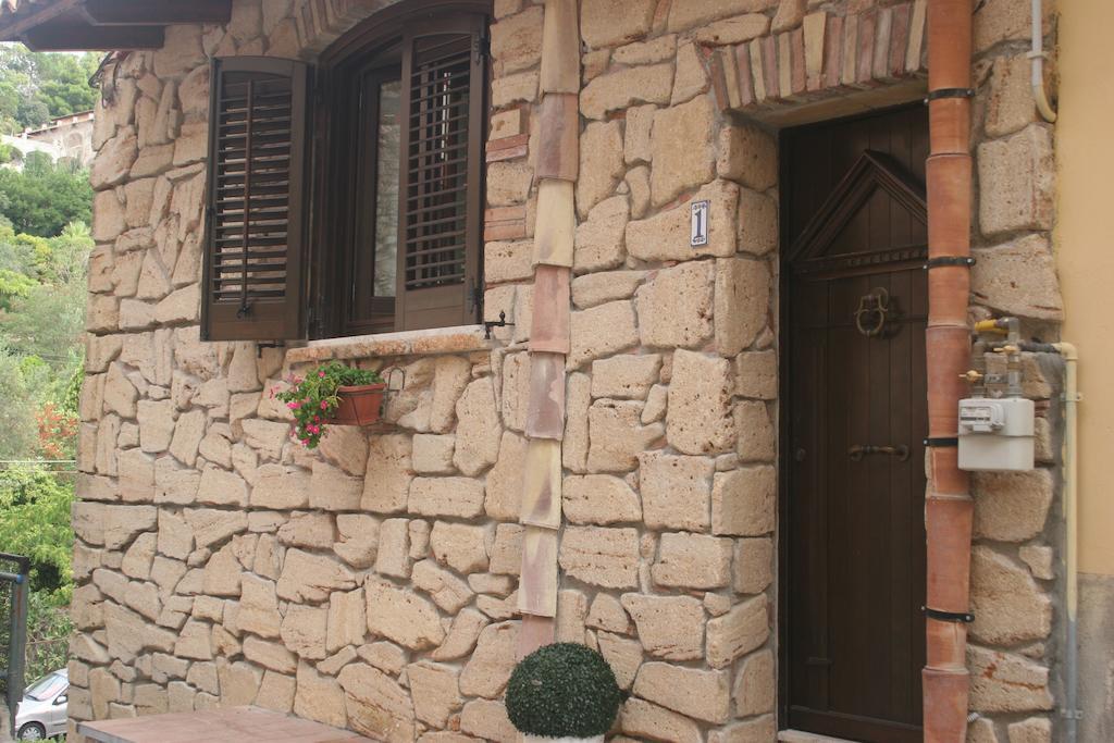 Alla Corte Dei Ventimiglia Montelepre Exterior photo